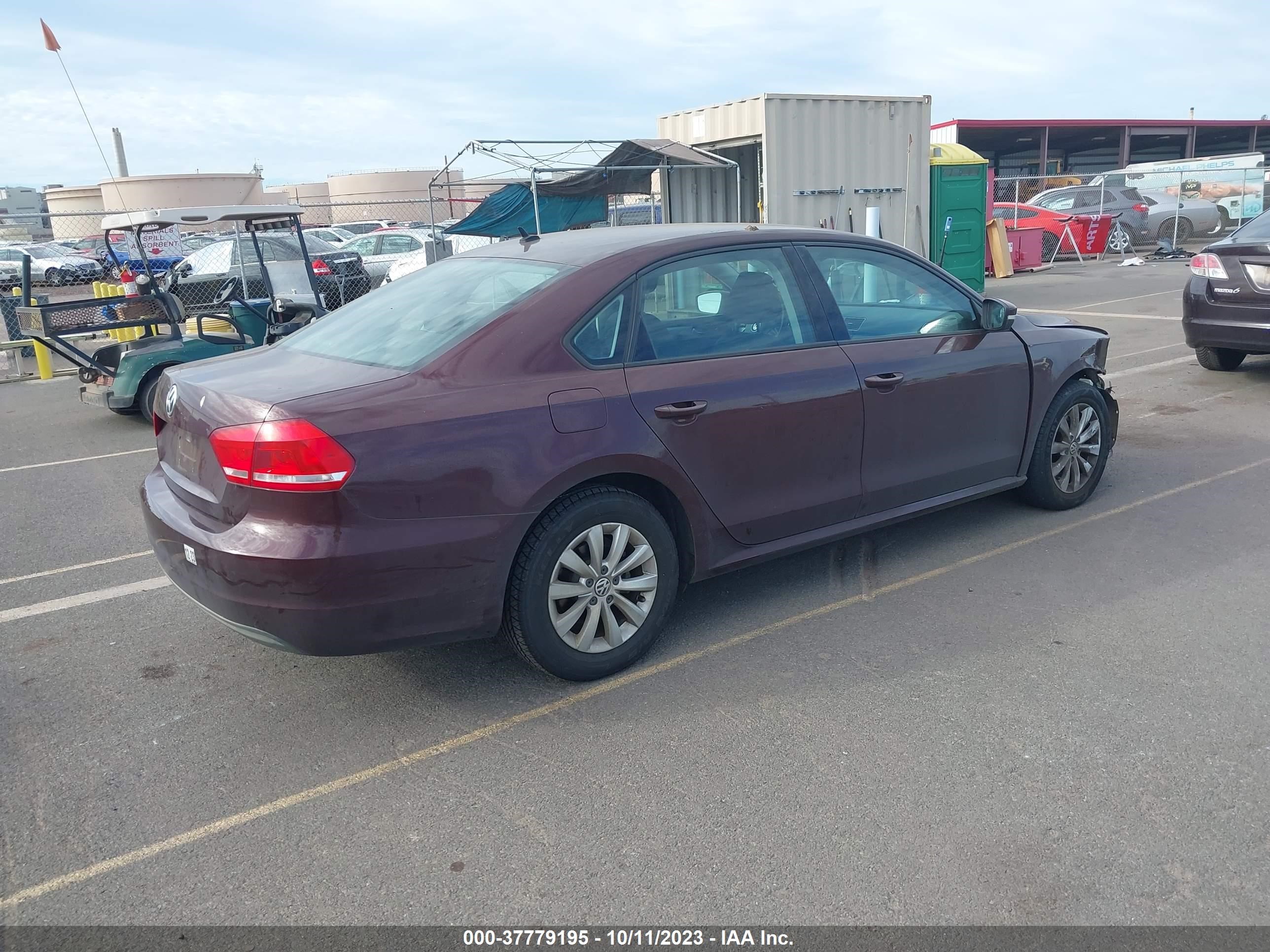 Photo 3 VIN: 1VWAH7A35CC080121 - VOLKSWAGEN PASSAT 