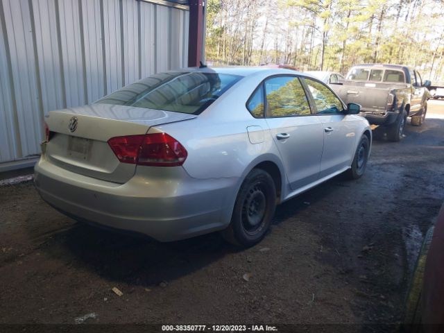 Photo 3 VIN: 1VWAH7A38DC002756 - VOLKSWAGEN PASSAT 