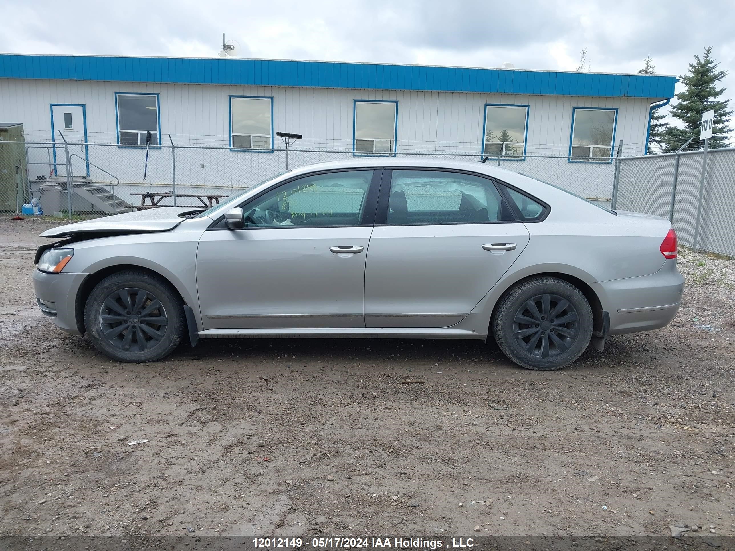 Photo 13 VIN: 1VWAN7A34DC149231 - VOLKSWAGEN PASSAT 