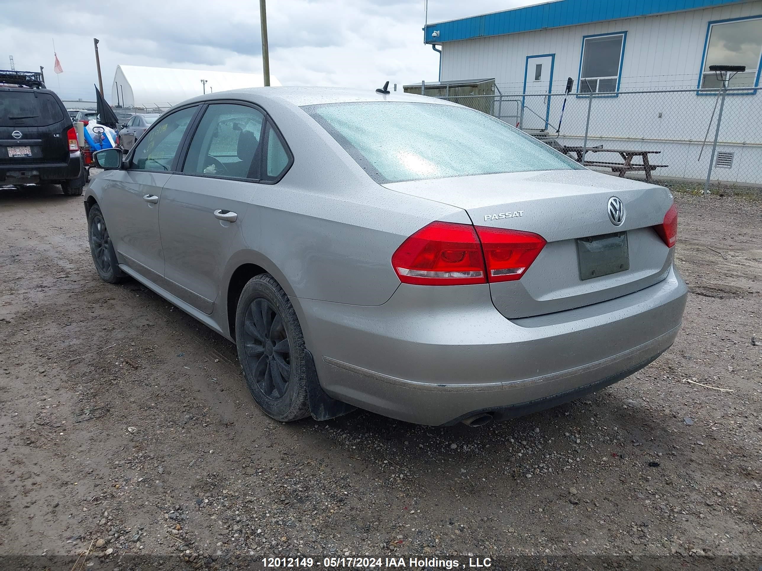 Photo 2 VIN: 1VWAN7A34DC149231 - VOLKSWAGEN PASSAT 