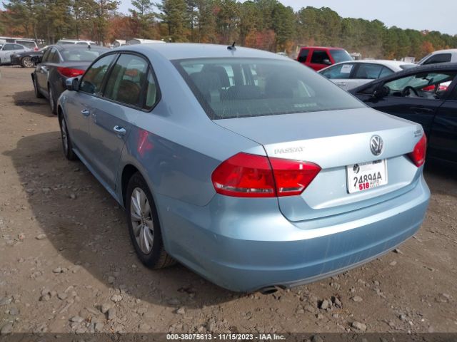 Photo 2 VIN: 1VWAP7A31CC051606 - VOLKSWAGEN PASSAT 