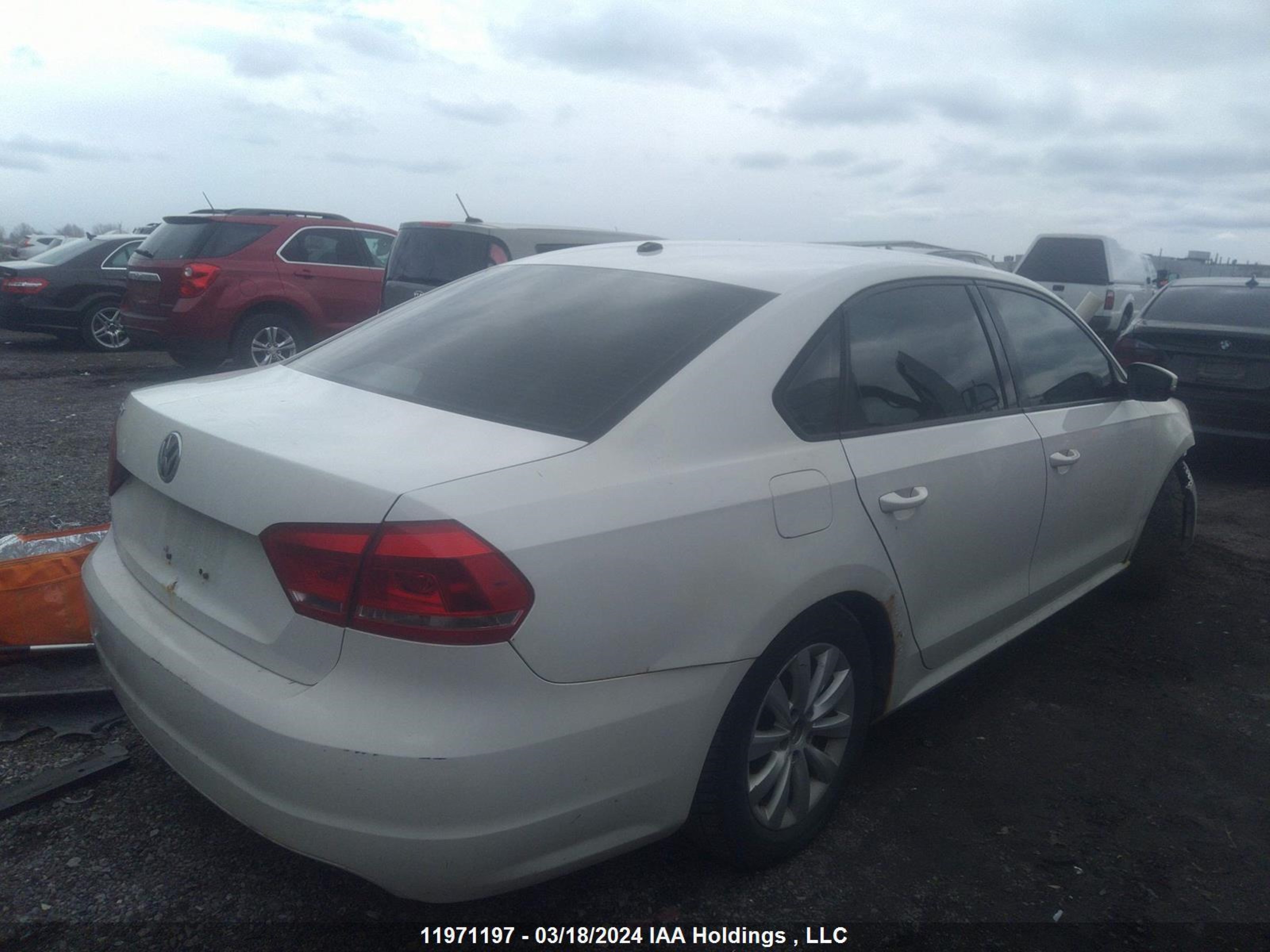 Photo 3 VIN: 1VWAP7A32DC060607 - VOLKSWAGEN PASSAT 