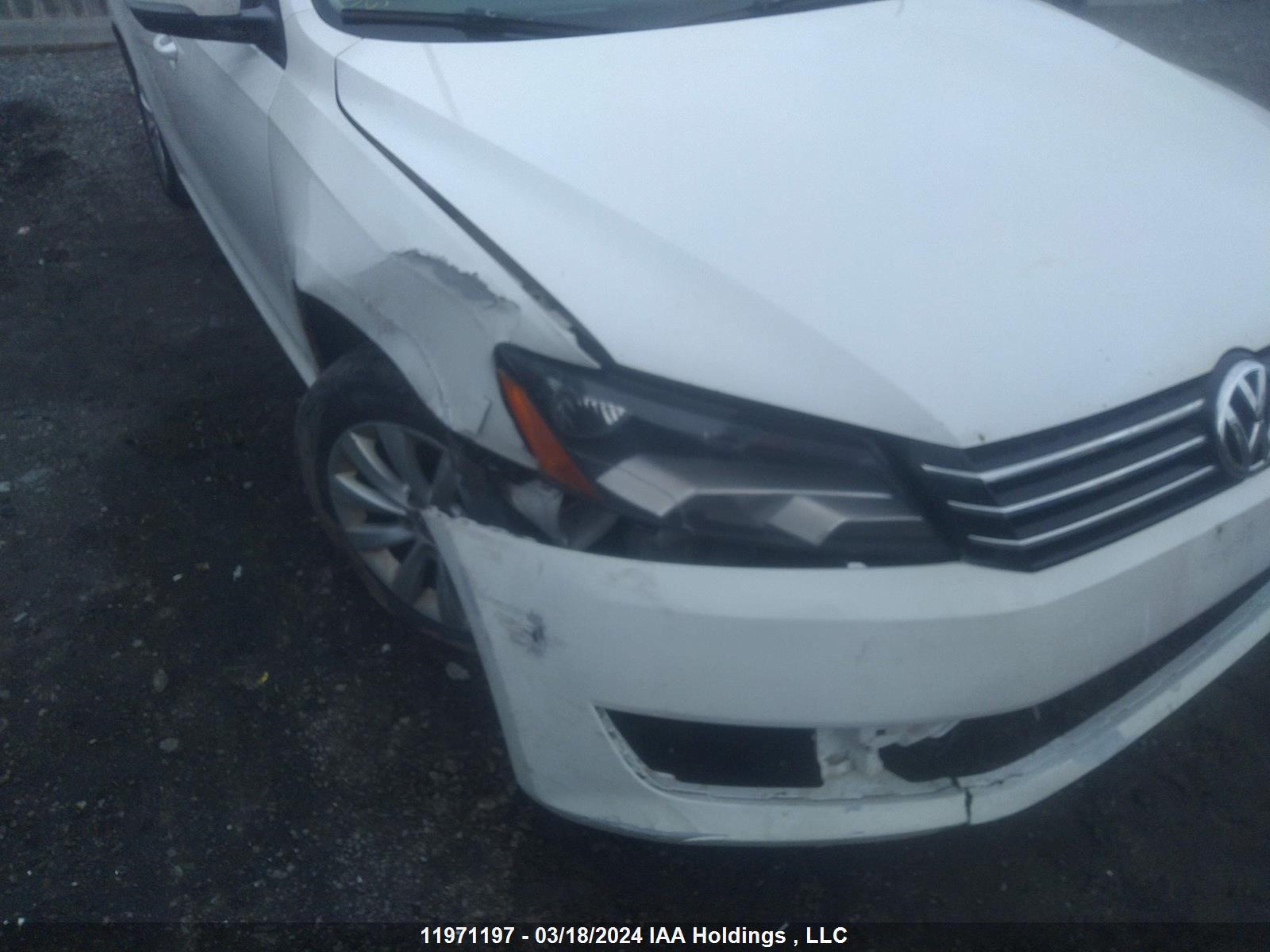 Photo 5 VIN: 1VWAP7A32DC060607 - VOLKSWAGEN PASSAT 