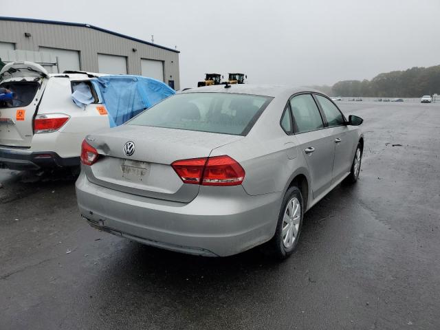 Photo 3 VIN: 1VWAP7A33CC004884 - VOLKSWAGEN PASSAT S 