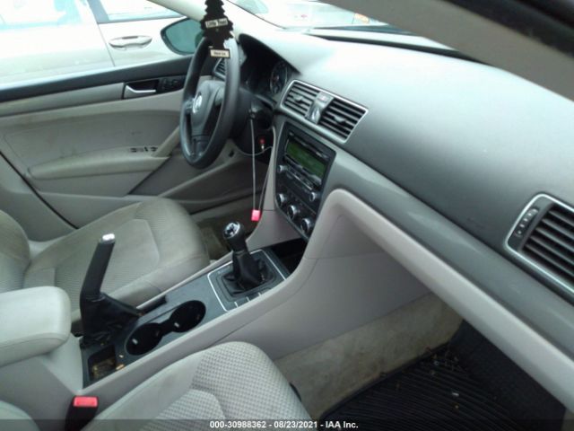 Photo 4 VIN: 1VWAP7A33CC066477 - VOLKSWAGEN PASSAT 