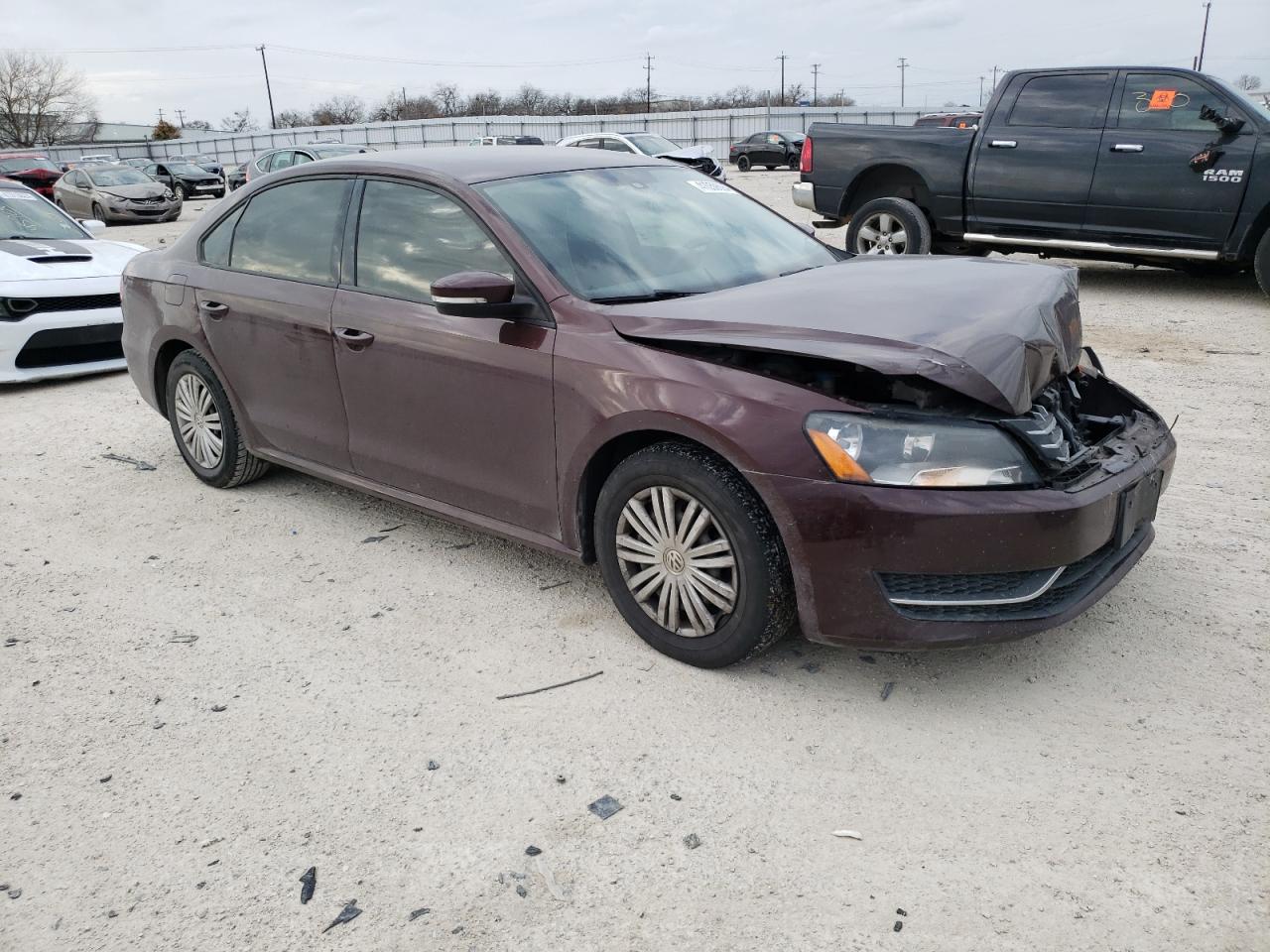 Photo 3 VIN: 1VWAP7A33EC020215 - VOLKSWAGEN PASSAT 