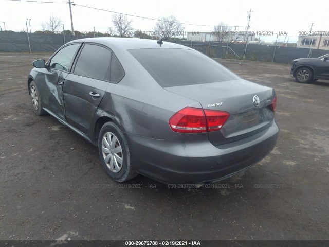 Photo 2 VIN: 1VWAP7A34CC060381 - VOLKSWAGEN PASSAT 