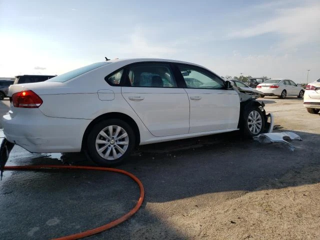 Photo 2 VIN: 1VWAP7A34DC084682 - VOLKSWAGEN PASSAT 