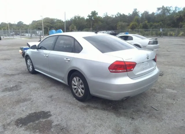 Photo 2 VIN: 1VWAP7A35CC082258 - VOLKSWAGEN PASSAT 