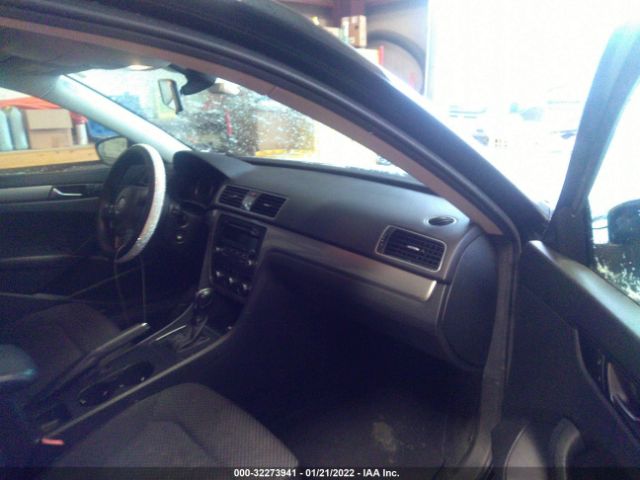 Photo 4 VIN: 1VWAP7A36CC040715 - VOLKSWAGEN PASSAT 