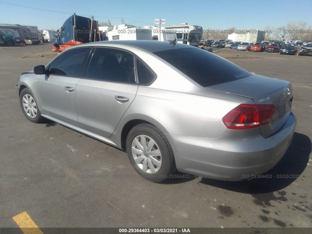 Photo 2 VIN: 1VWAP7A37DC132935 - VOLKSWAGEN PASSAT 