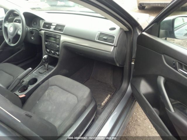 Photo 4 VIN: 1VWAP7A38CC015850 - VOLKSWAGEN PASSAT 