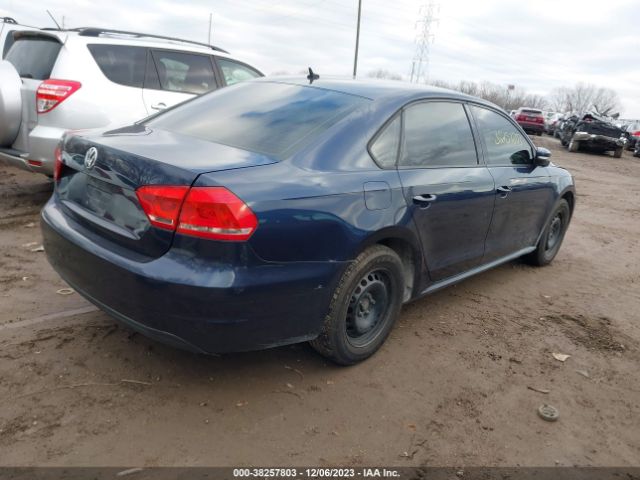 Photo 3 VIN: 1VWAP7A38EC008660 - VOLKSWAGEN PASSAT 