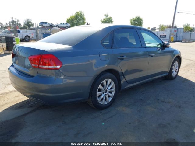 Photo 3 VIN: 1VWAP7A3XCC055511 - VOLKSWAGEN PASSAT 