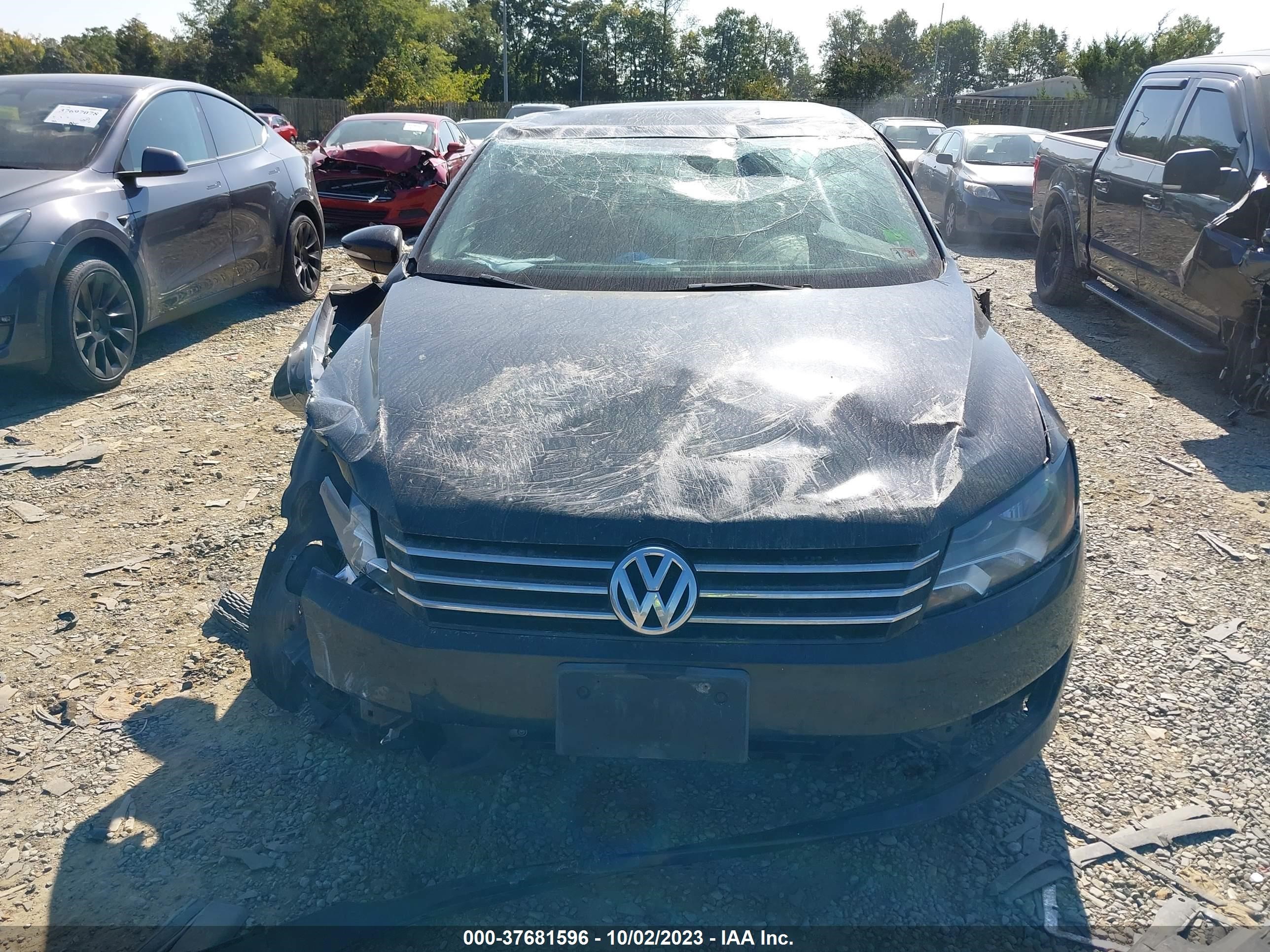 Photo 11 VIN: 1VWAP7A3XCC070803 - VOLKSWAGEN PASSAT 