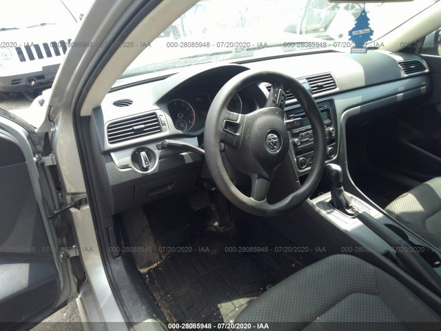 Photo 4 VIN: 1VWAP7A3XCC105176 - VOLKSWAGEN PASSAT 