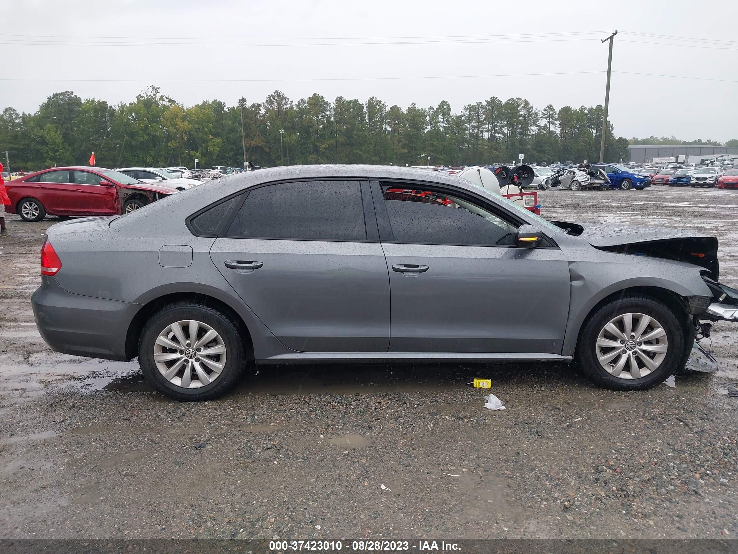 Photo 11 VIN: 1VWAP7A3XCC107056 - VOLKSWAGEN PASSAT 