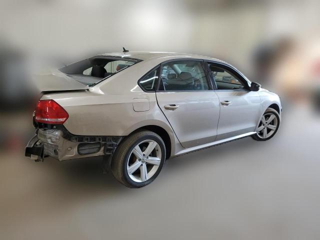 Photo 2 VIN: 1VWAS7A30FC011875 - VOLKSWAGEN PASSAT 