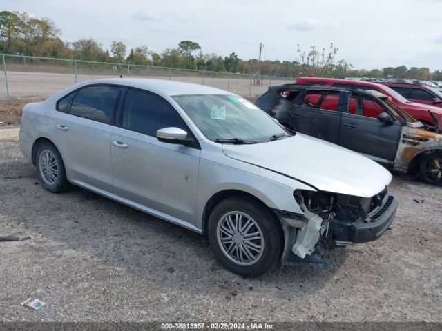 Photo 0 VIN: 1VWAS7A30FC068867 - VOLKSWAGEN PASSAT 