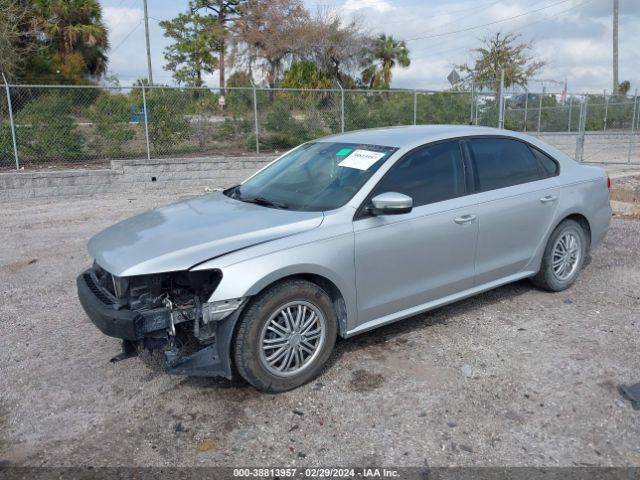 Photo 1 VIN: 1VWAS7A30FC068867 - VOLKSWAGEN PASSAT 