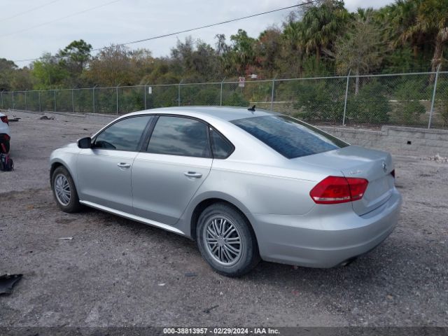 Photo 2 VIN: 1VWAS7A30FC068867 - VOLKSWAGEN PASSAT 