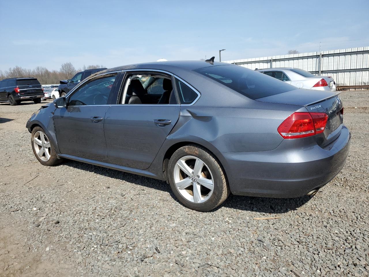 Photo 1 VIN: 1VWAS7A30FC100037 - VOLKSWAGEN PASSAT 