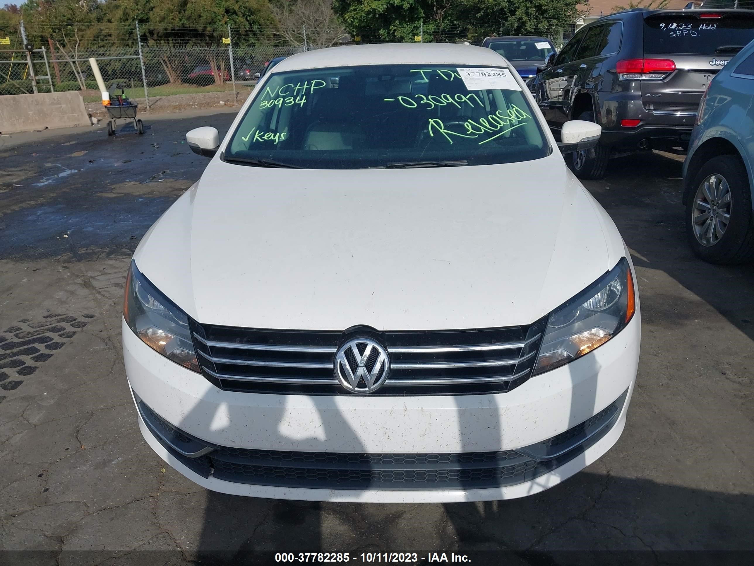 Photo 11 VIN: 1VWAS7A31EC030997 - VOLKSWAGEN PASSAT 