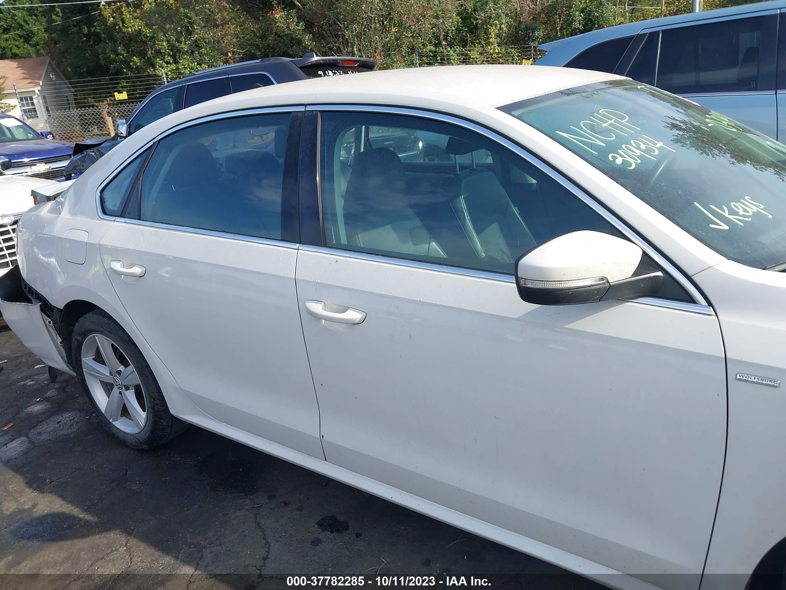 Photo 12 VIN: 1VWAS7A31EC030997 - VOLKSWAGEN PASSAT 