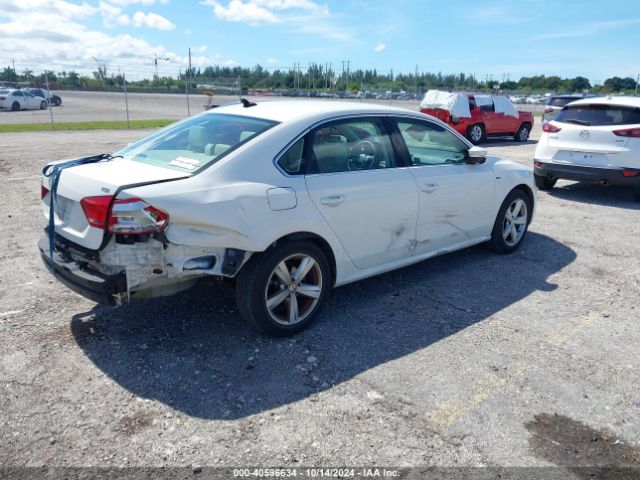 Photo 3 VIN: 1VWAS7A31FC108874 - VOLKSWAGEN PASSAT 