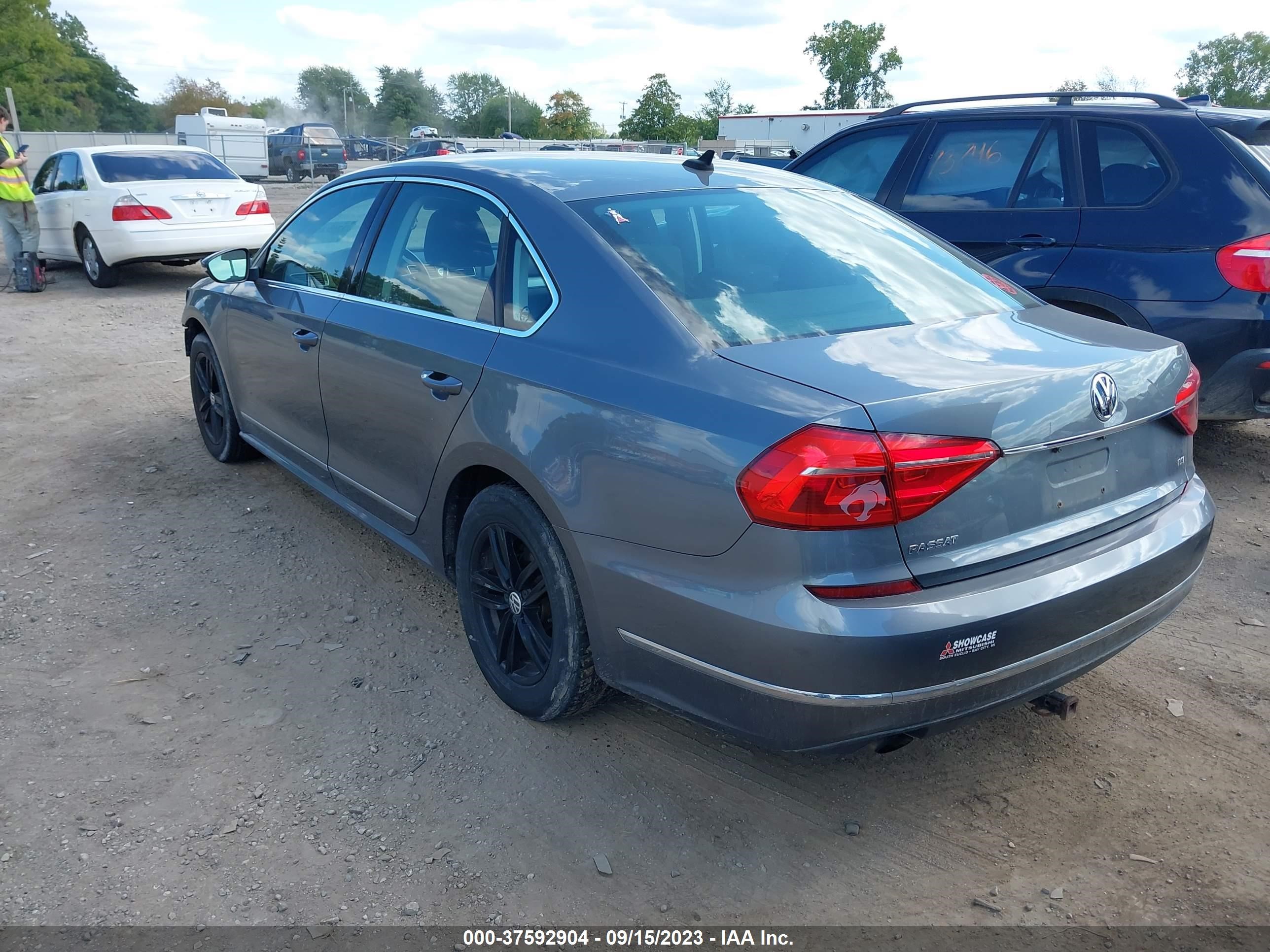 Photo 2 VIN: 1VWAS7A31GC004287 - VOLKSWAGEN PASSAT 