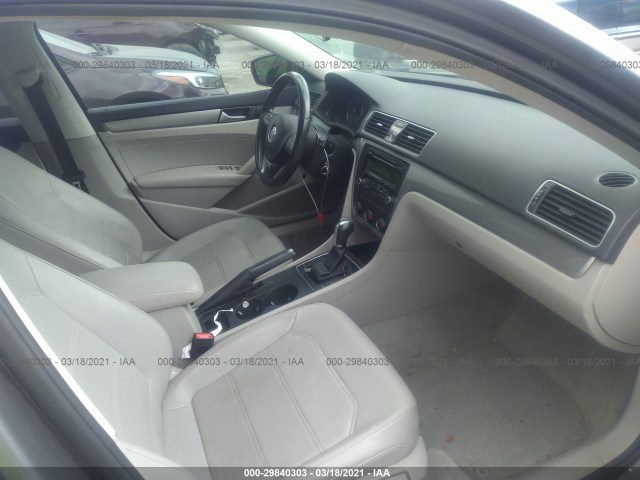 Photo 4 VIN: 1VWAS7A32FC004135 - VOLKSWAGEN PASSAT 