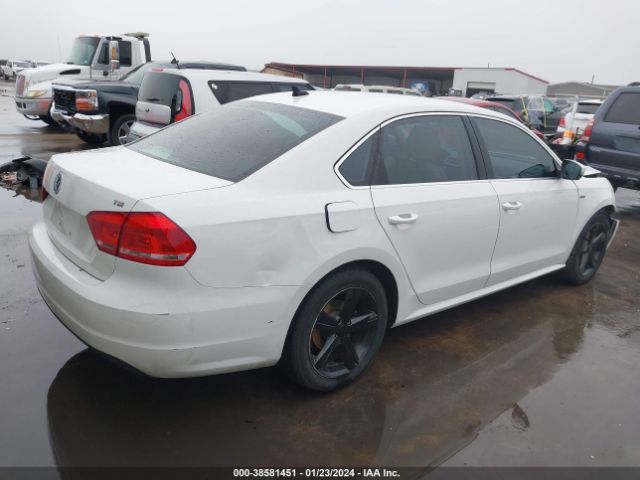 Photo 3 VIN: 1VWAS7A32FC107734 - VOLKSWAGEN PASSAT 