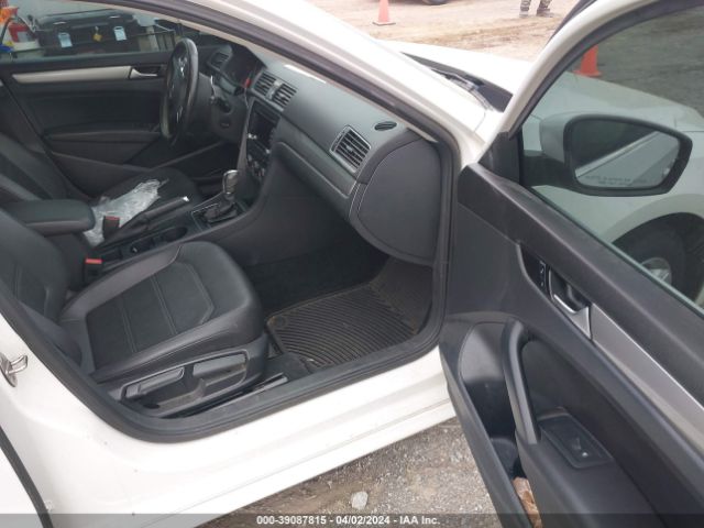 Photo 4 VIN: 1VWAS7A32FC111203 - VOLKSWAGEN PASSAT 