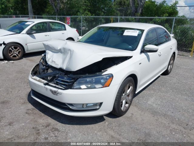 Photo 1 VIN: 1VWAS7A34FC107072 - VOLKSWAGEN PASSAT 