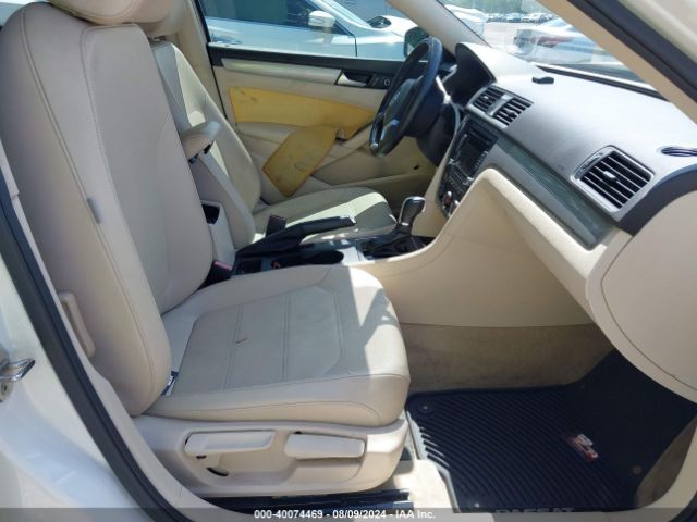 Photo 4 VIN: 1VWAS7A34FC107072 - VOLKSWAGEN PASSAT 