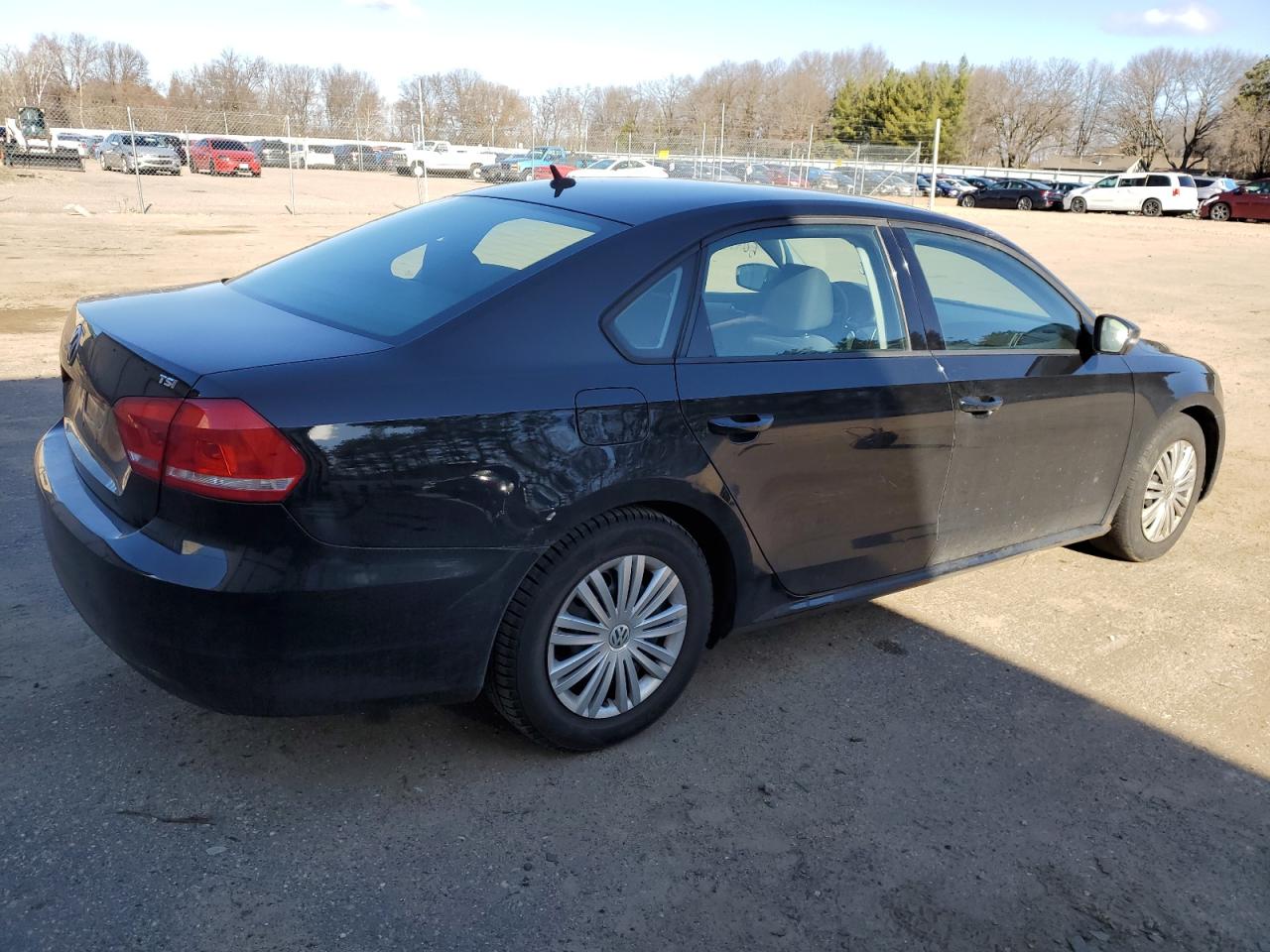 Photo 2 VIN: 1VWAS7A36EC063901 - VOLKSWAGEN PASSAT 