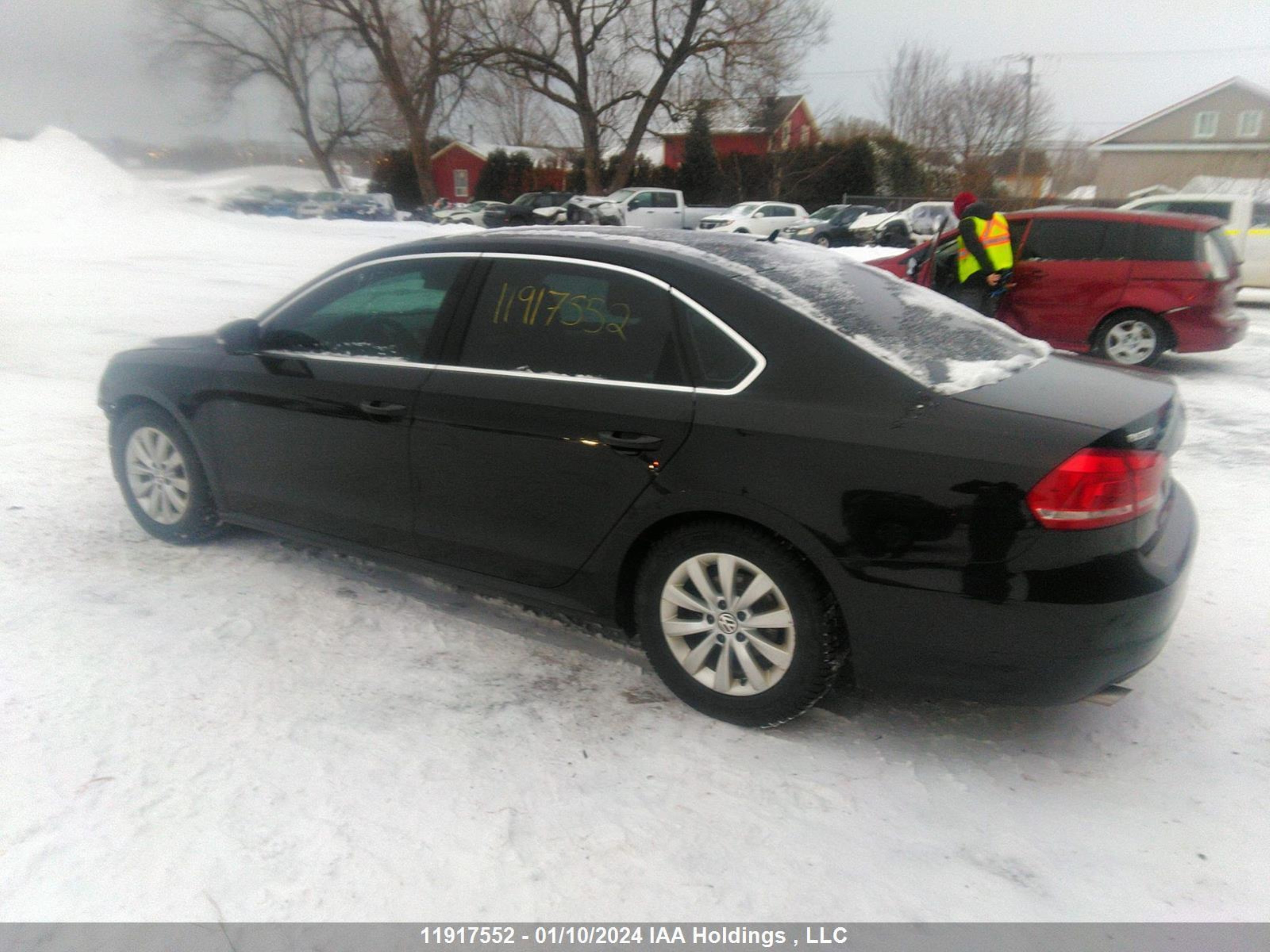 Photo 2 VIN: 1VWAS7A36FC017101 - VOLKSWAGEN PASSAT 