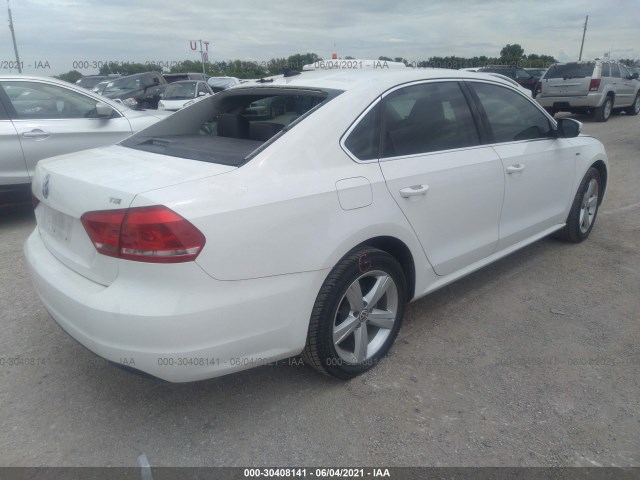 Photo 3 VIN: 1VWAS7A36FC113049 - VOLKSWAGEN PASSAT 