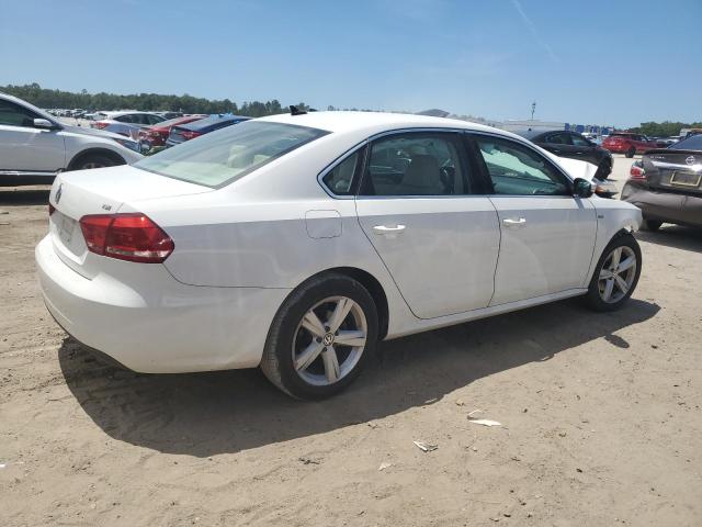 Photo 2 VIN: 1VWAS7A38FC112114 - VOLKSWAGEN PASSAT 