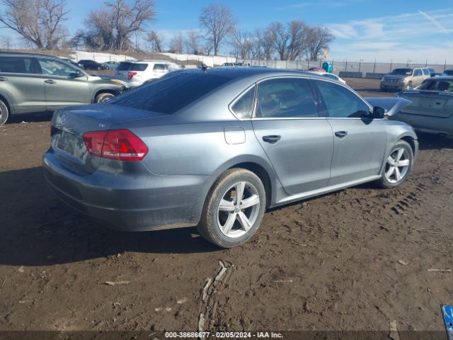 Photo 3 VIN: 1VWAS7A38FC113618 - VOLKSWAGEN PASSAT 