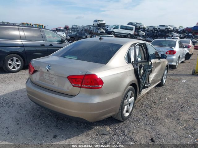 Photo 3 VIN: 1VWAS7A38FC123033 - VOLKSWAGEN PASSAT 