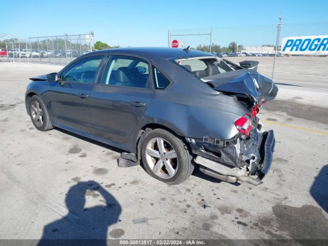 Photo 2 VIN: 1VWAS7A39EC028611 - VOLKSWAGEN BEETLE COUPE 