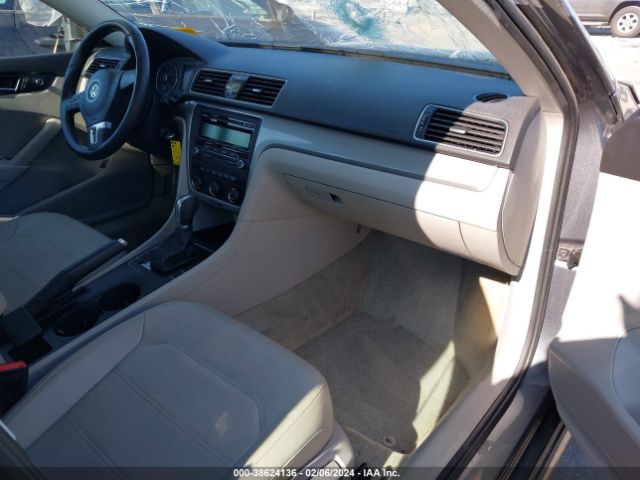 Photo 4 VIN: 1VWAS7A39FC011647 - VOLKSWAGEN PASSAT 