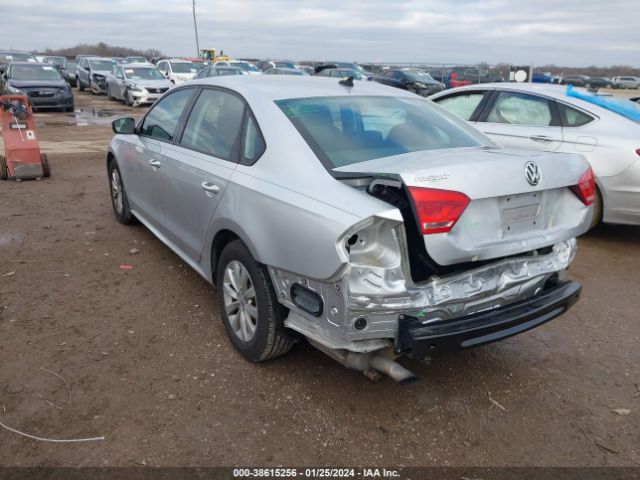 Photo 2 VIN: 1VWAS7A39FC019411 - VOLKSWAGEN PASSAT 