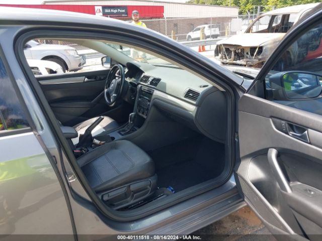 Photo 4 VIN: 1VWAS7A39FC047810 - VOLKSWAGEN PASSAT 