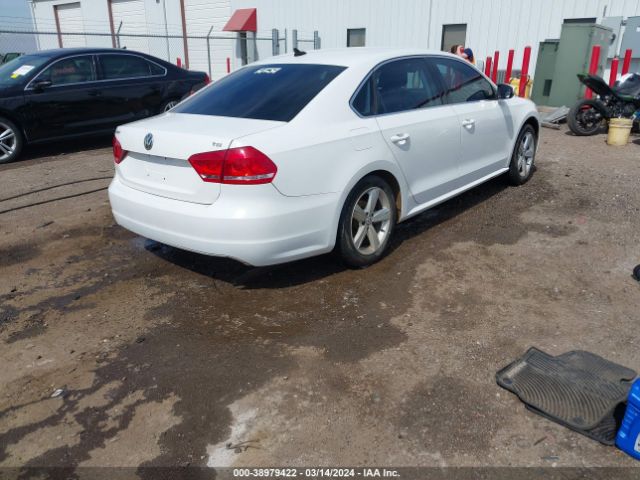 Photo 3 VIN: 1VWAS7A39FC089443 - VOLKSWAGEN PASSAT 