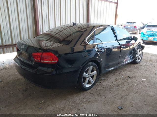 Photo 3 VIN: 1VWAS7A39FC111943 - VOLKSWAGEN PASSAT 