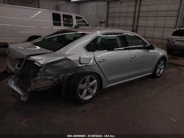 Photo 3 VIN: 1VWAS7A3XFC076930 - VOLKSWAGEN PASSAT 