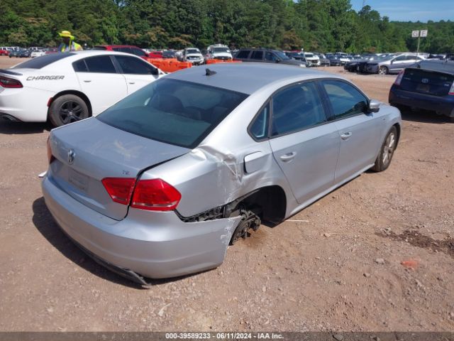 Photo 3 VIN: 1VWAT7A30FC034537 - VOLKSWAGEN PASSAT 