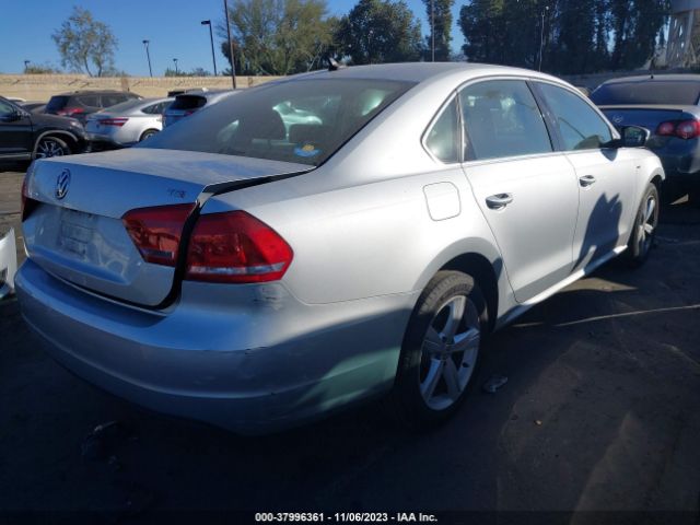 Photo 3 VIN: 1VWAT7A30FC097265 - VOLKSWAGEN PASSAT 